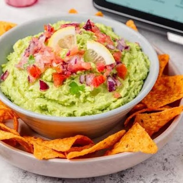 Guacamole + chips.
